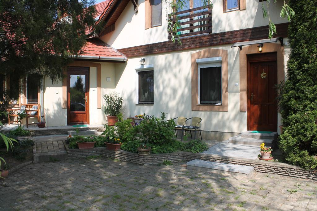 Vargapartman Szeged Ngoại thất bức ảnh